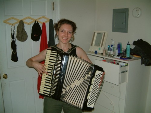 she's a squeezebox wizzard