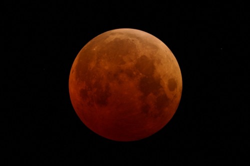 this is a picture i didn't take of the eclipse