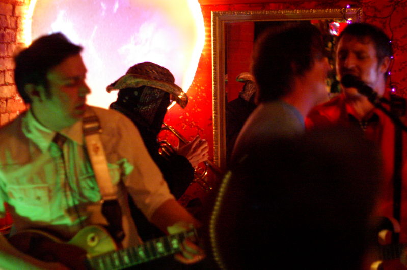 best show ever at the lucky cat